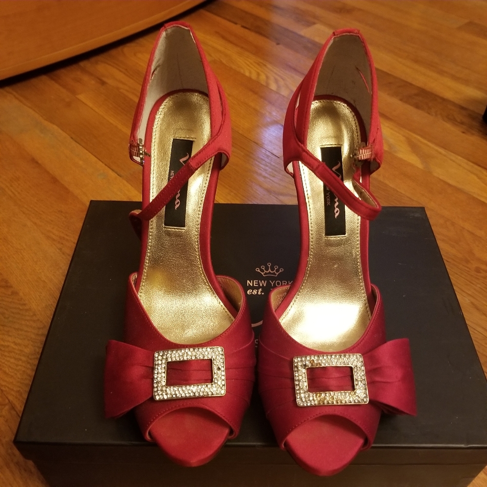 Women's dress shoes